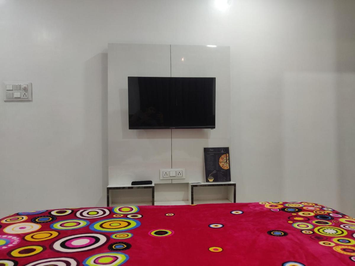 Hotel Rb Palace Индор Екстериор снимка
