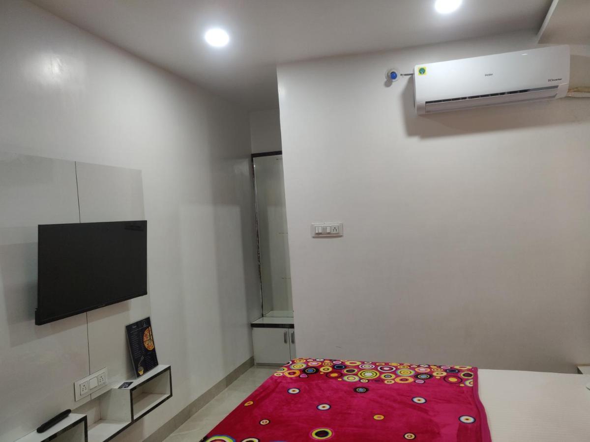 Hotel Rb Palace Индор Екстериор снимка