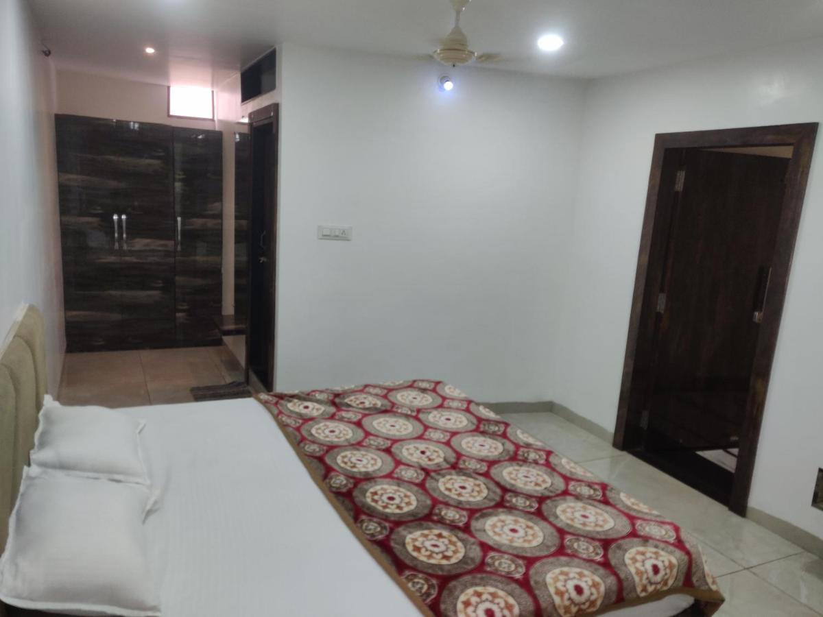 Hotel Rb Palace Индор Екстериор снимка